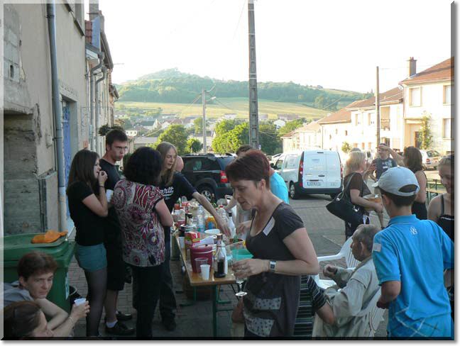 2010-06-26-ATTON-REPAS DE QUARTIER-001.jpg